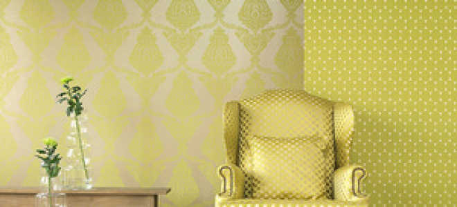 Поклейка обоев вокруг розеток