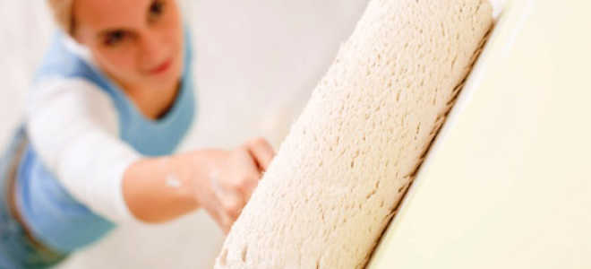 Что делают со стеной перед поклейкой обоев