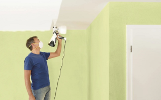 Можно ли покрасить потолок после поклейки обоев