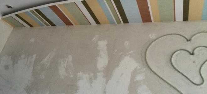 Неровности стены при поклейке обоев